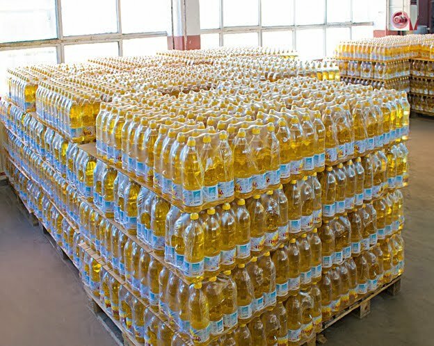 Peanuts cooking oil suppliers in Europe - Horus oil Wholesalers - Edible oil wholesale suppliers